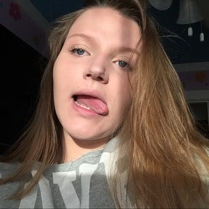 Meet your Posher, Alexis